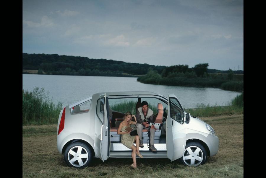  Renault Trafic Deck Up Concept 2004 года  (фото 53 из 56)